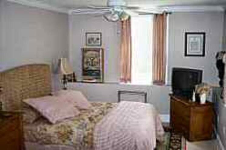 Josephine'S On The Bay Bed And Breakfast Hull Room photo
