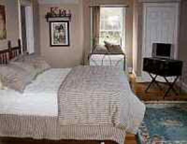 Josephine'S On The Bay Bed And Breakfast Hull Room photo